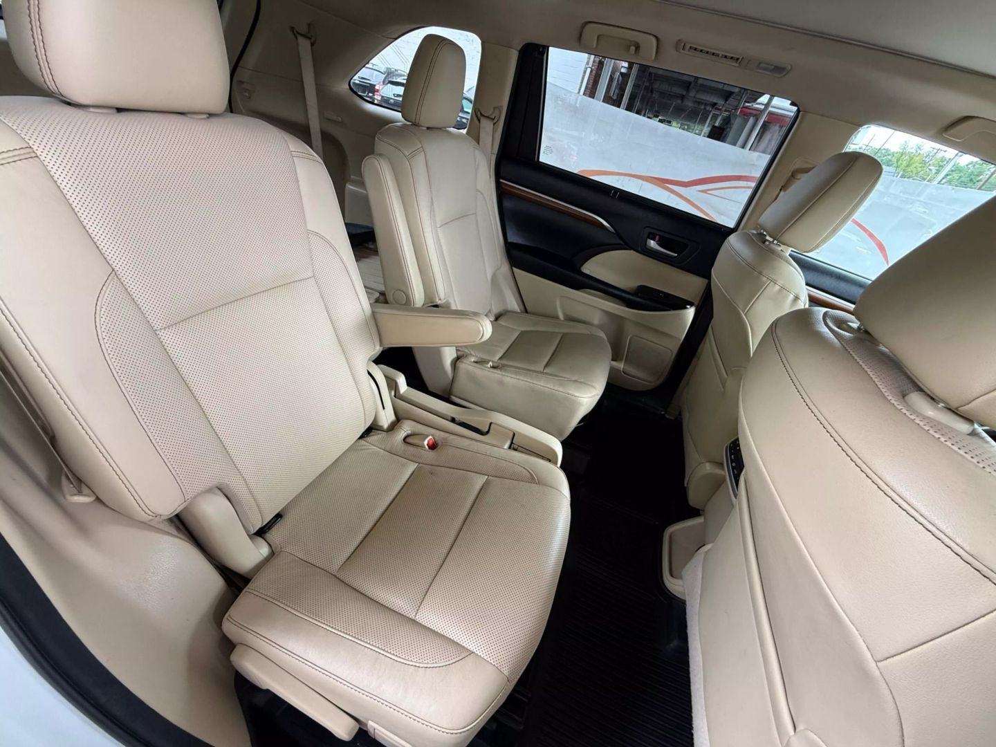 2018 Toyota Highlander - Image 25