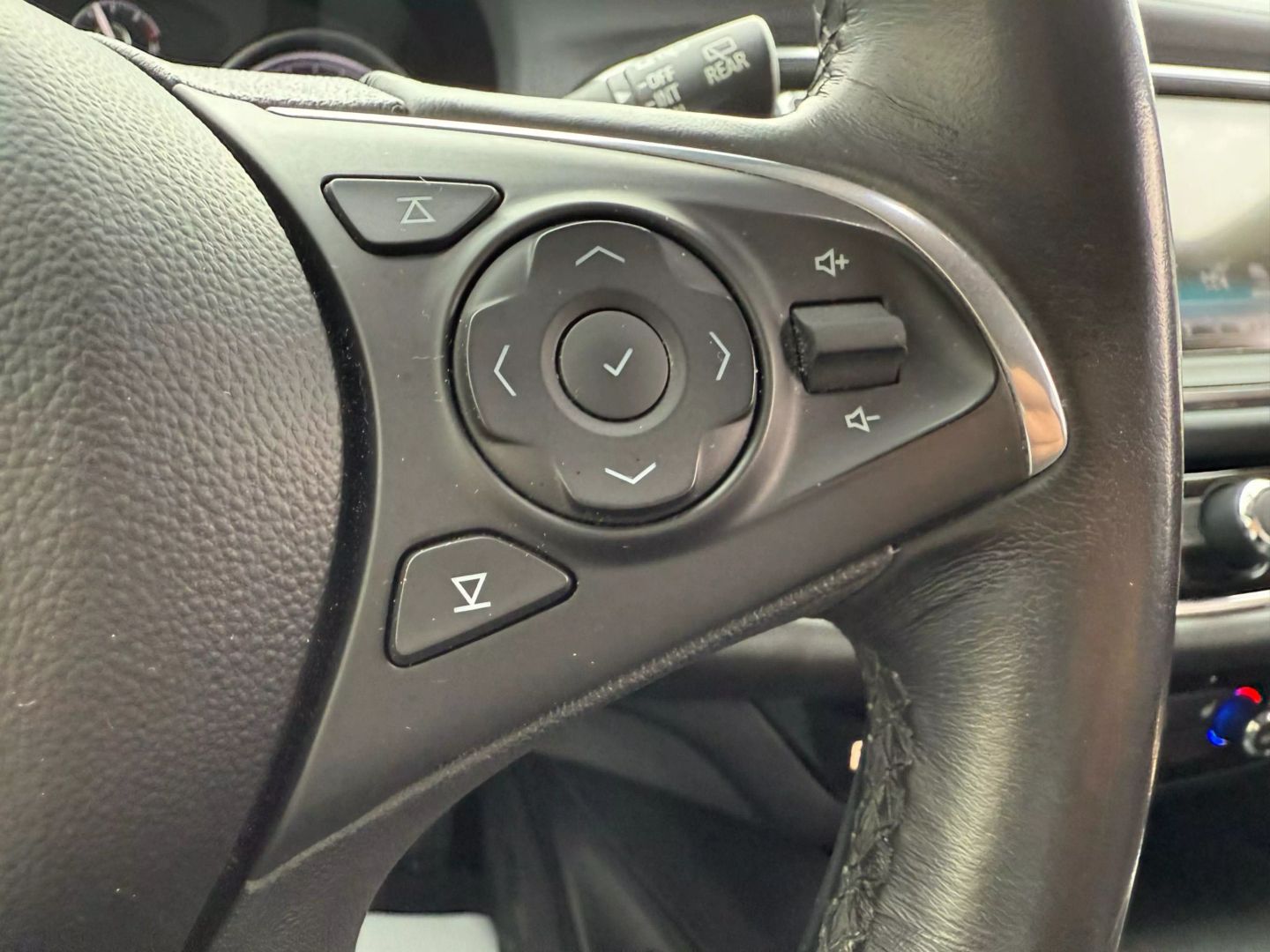 2019 Buick Enclave - Image 32