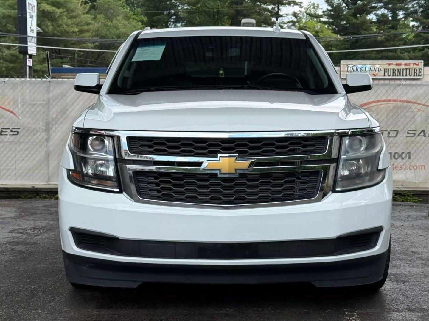 2015 Chevrolet Suburban - Image 5