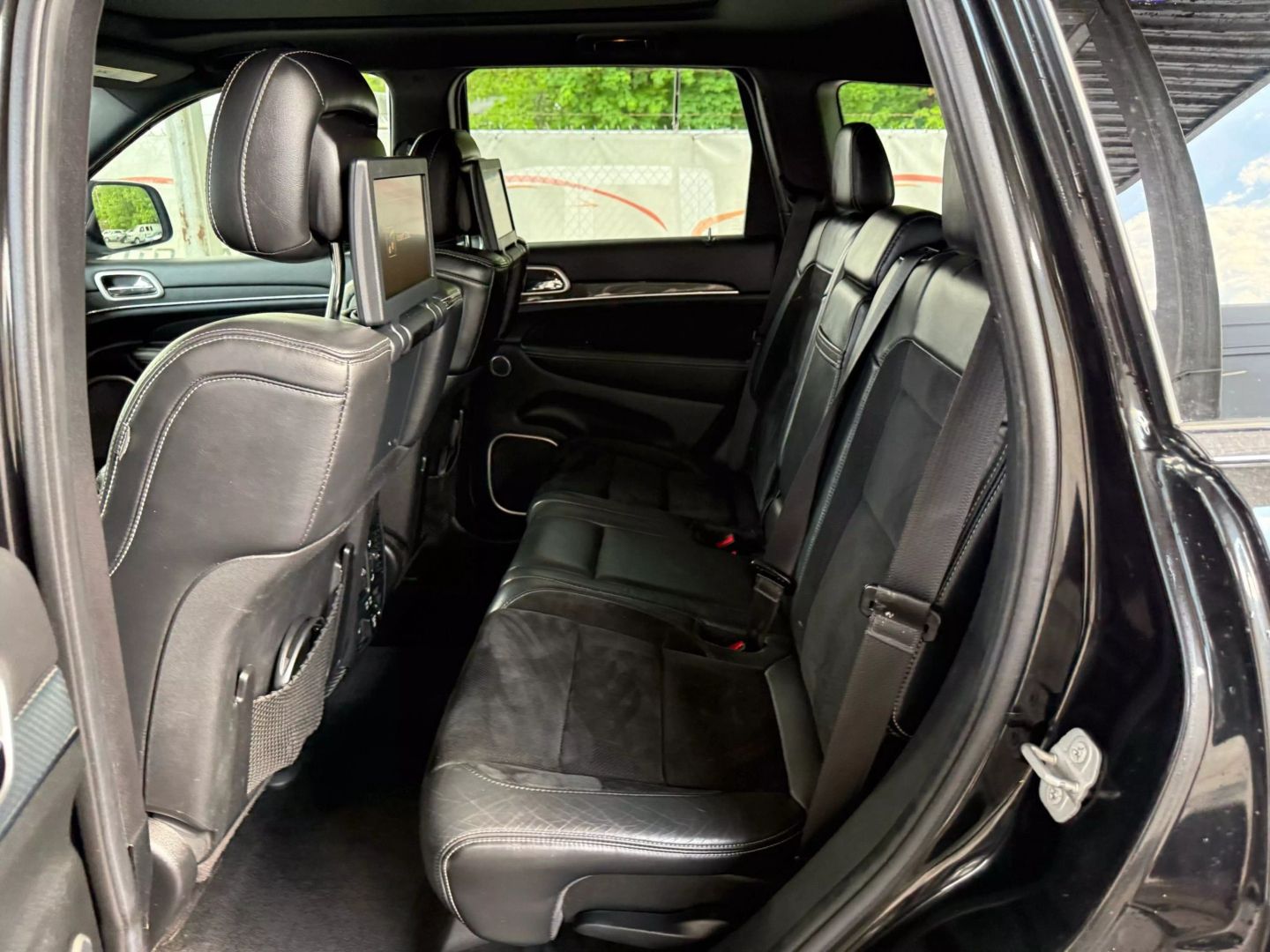 2014 Jeep Grand Cherokee - Image 22