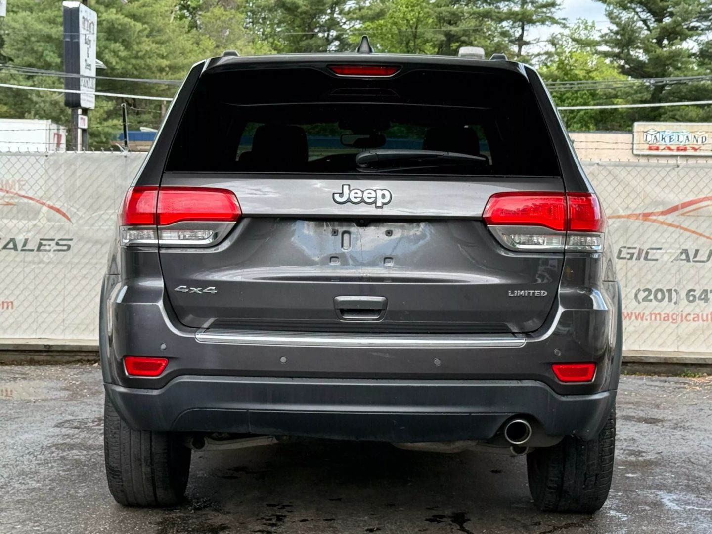 2017 Jeep Grand Cherokee - Image 10