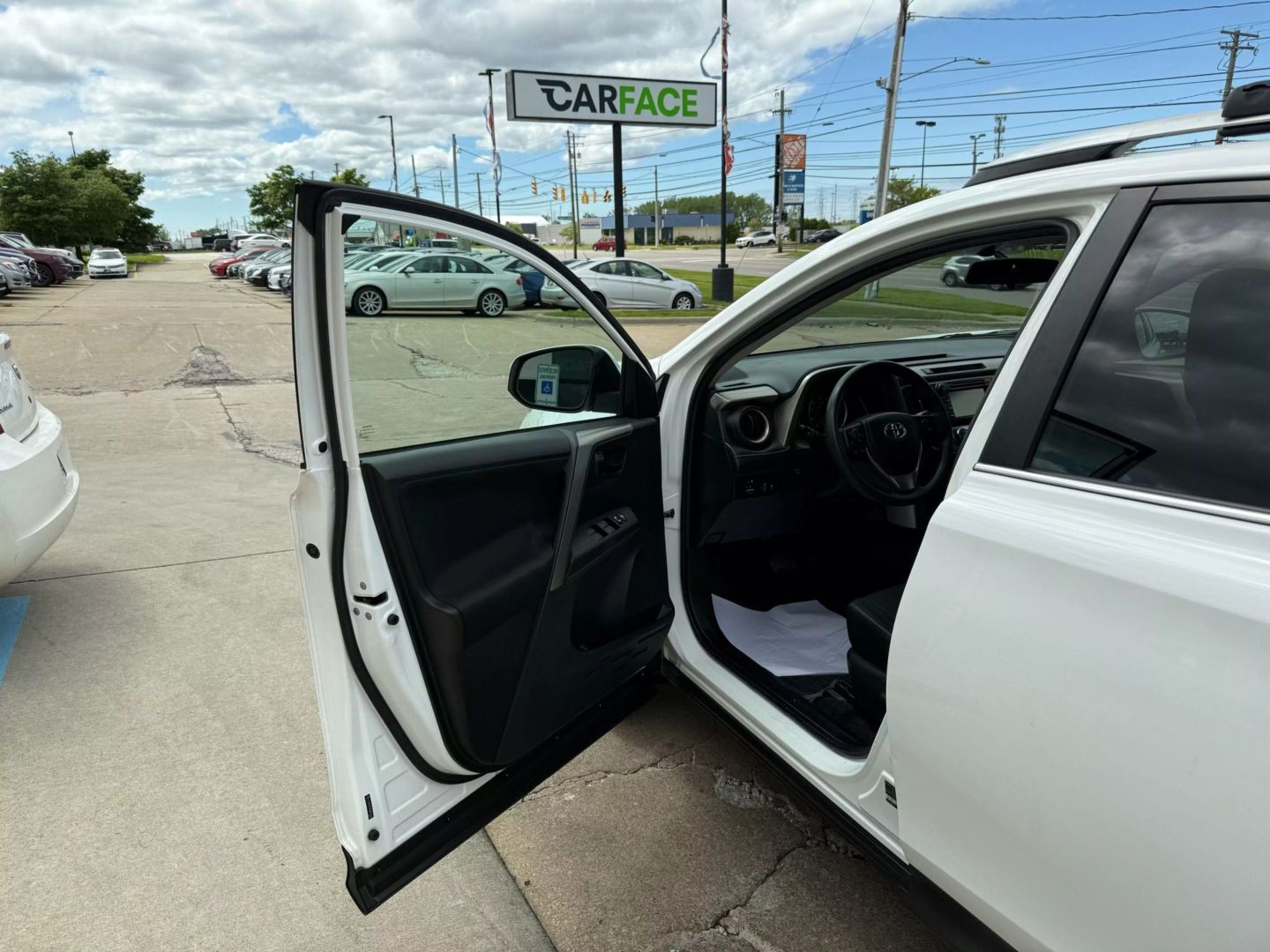 2013 Toyota Rav4 - Image 16