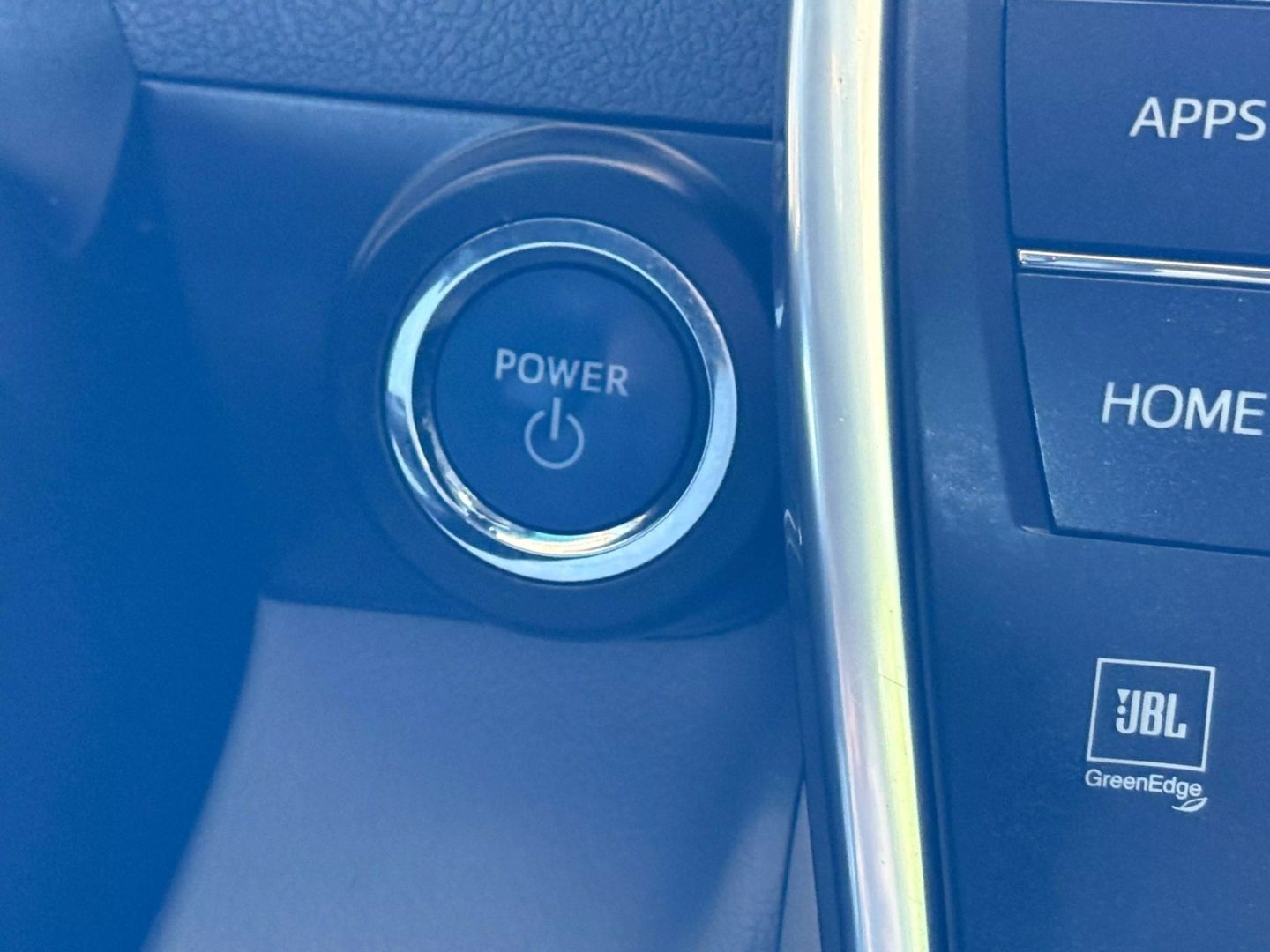 2015 Toyota Camry - Image 29