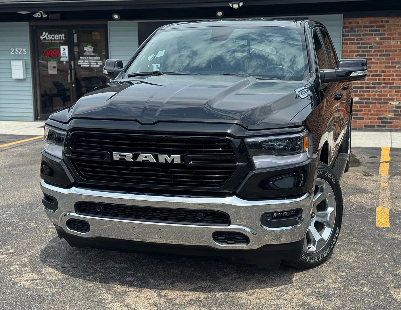 2022 Ram 1500 Crew Cab - Image 5