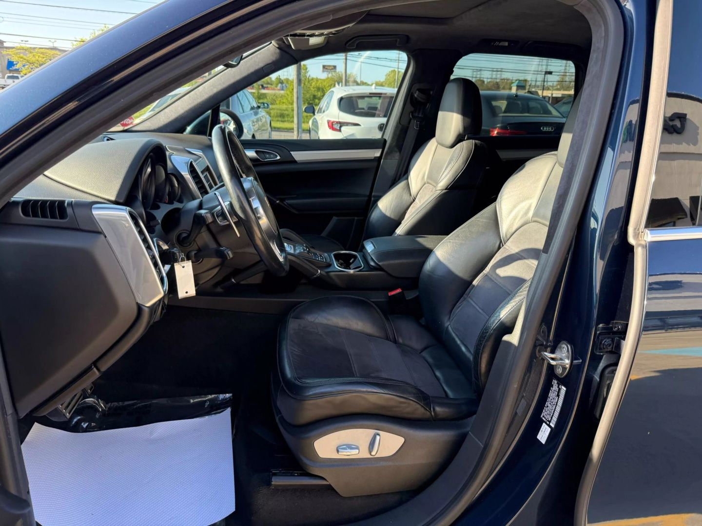 2014 Porsche Cayenne - Image 19