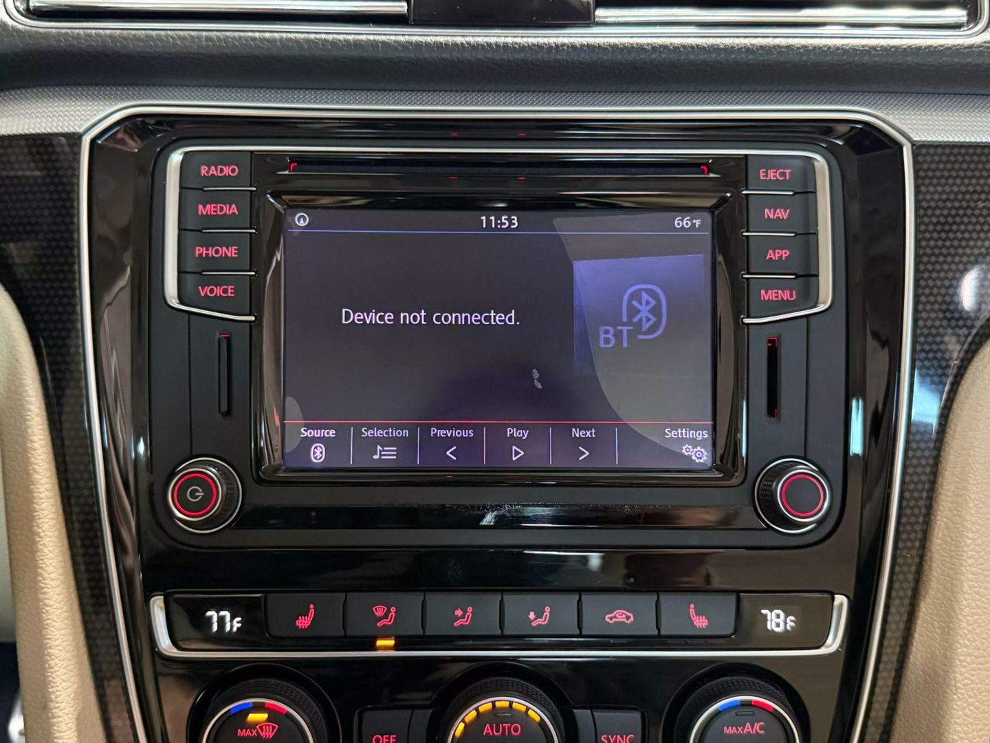 2019 Volkswagen Passat - Image 33