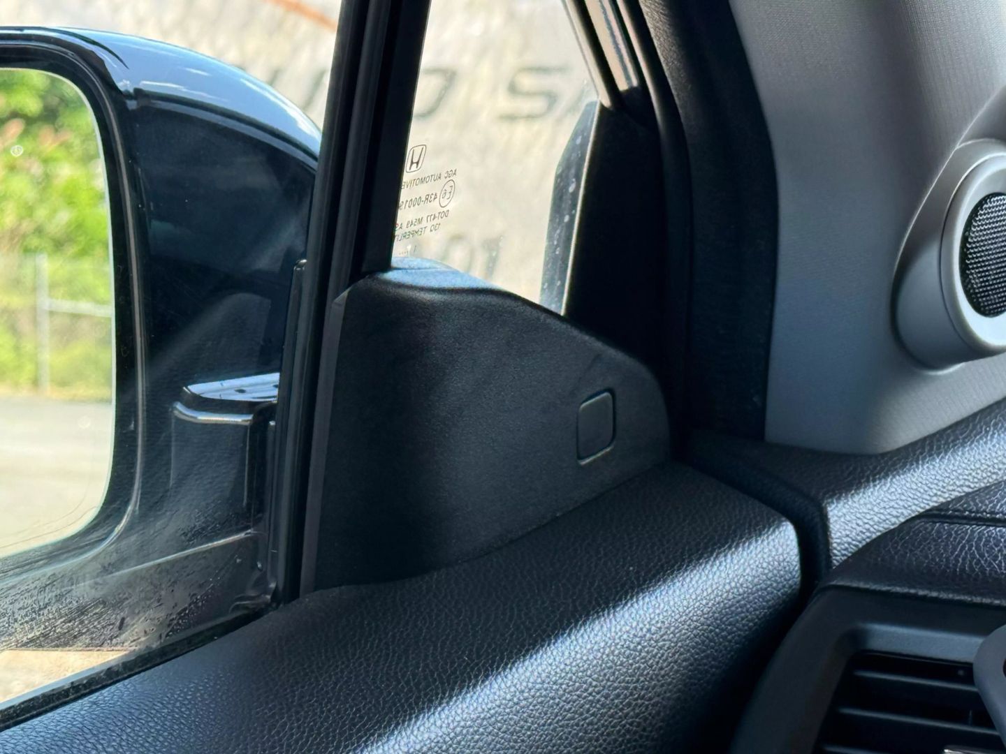 2022 Honda Ridgeline - Image 35