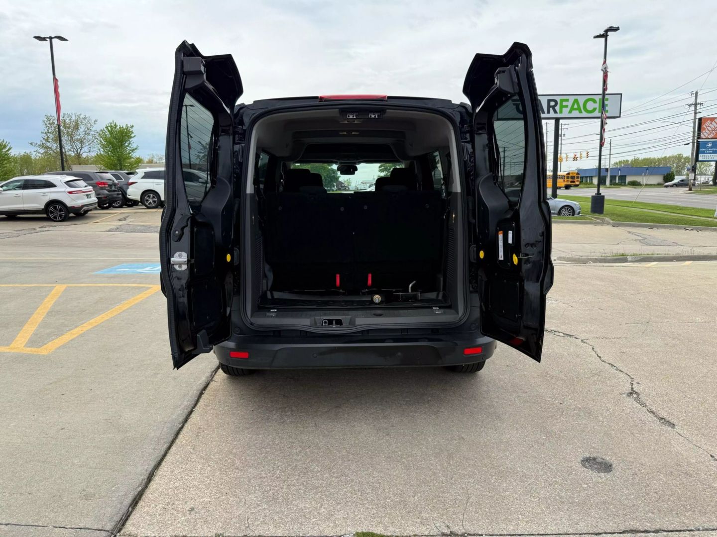 2019 Ford Transit Connect Passenger - Image 12