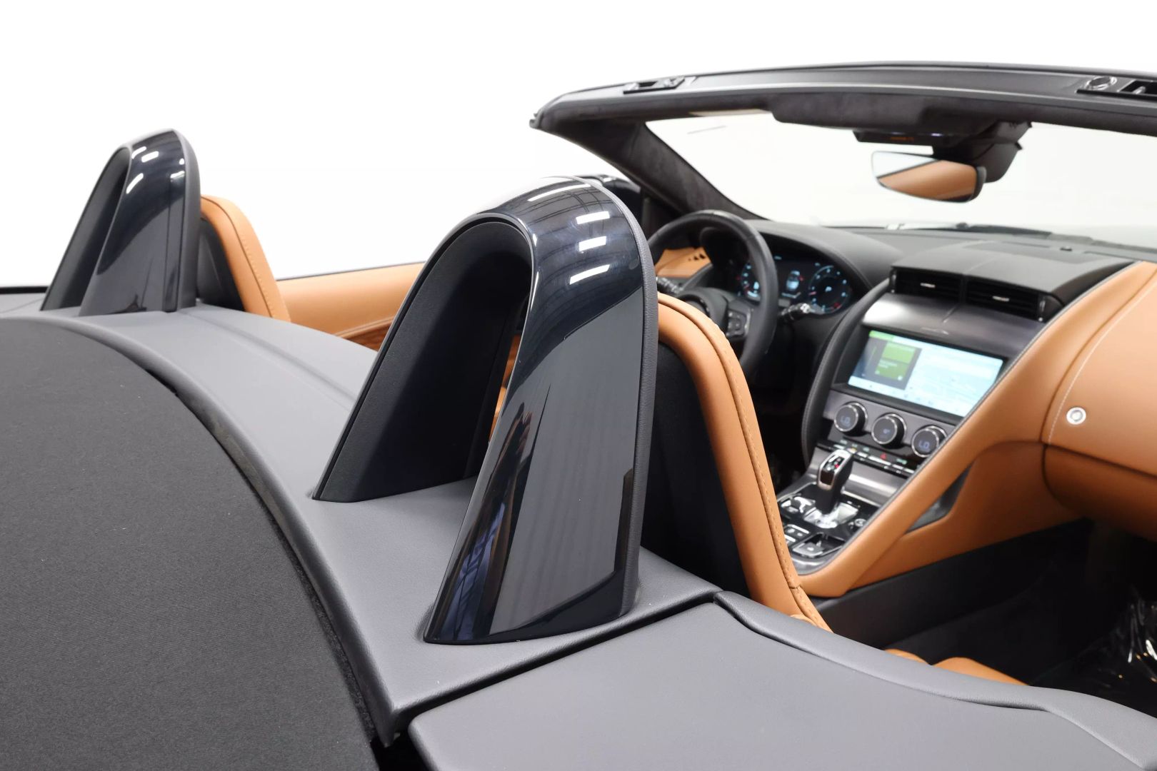2024 Jaguar F-type - Image 66