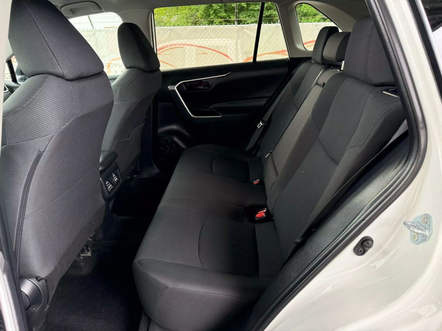 2024 Toyota Rav4 - Image 18