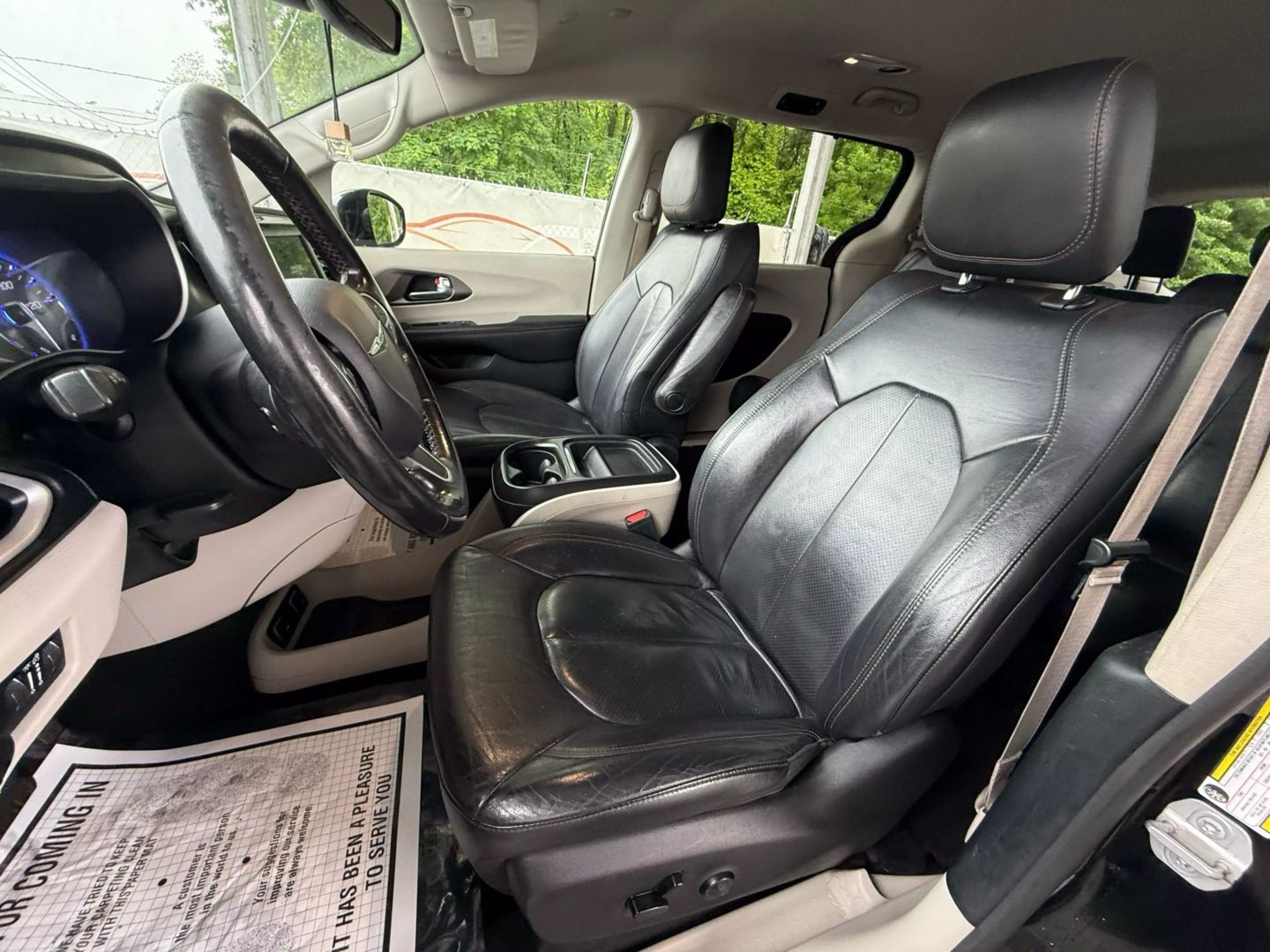 2020 Chrysler Pacifica - Image 16