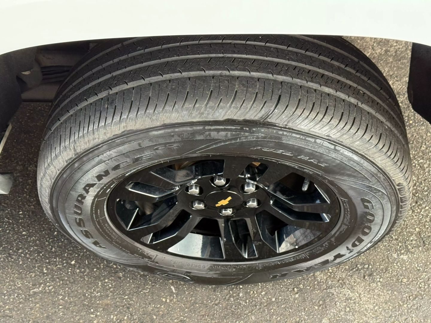 2015 Chevrolet Suburban - Image 43