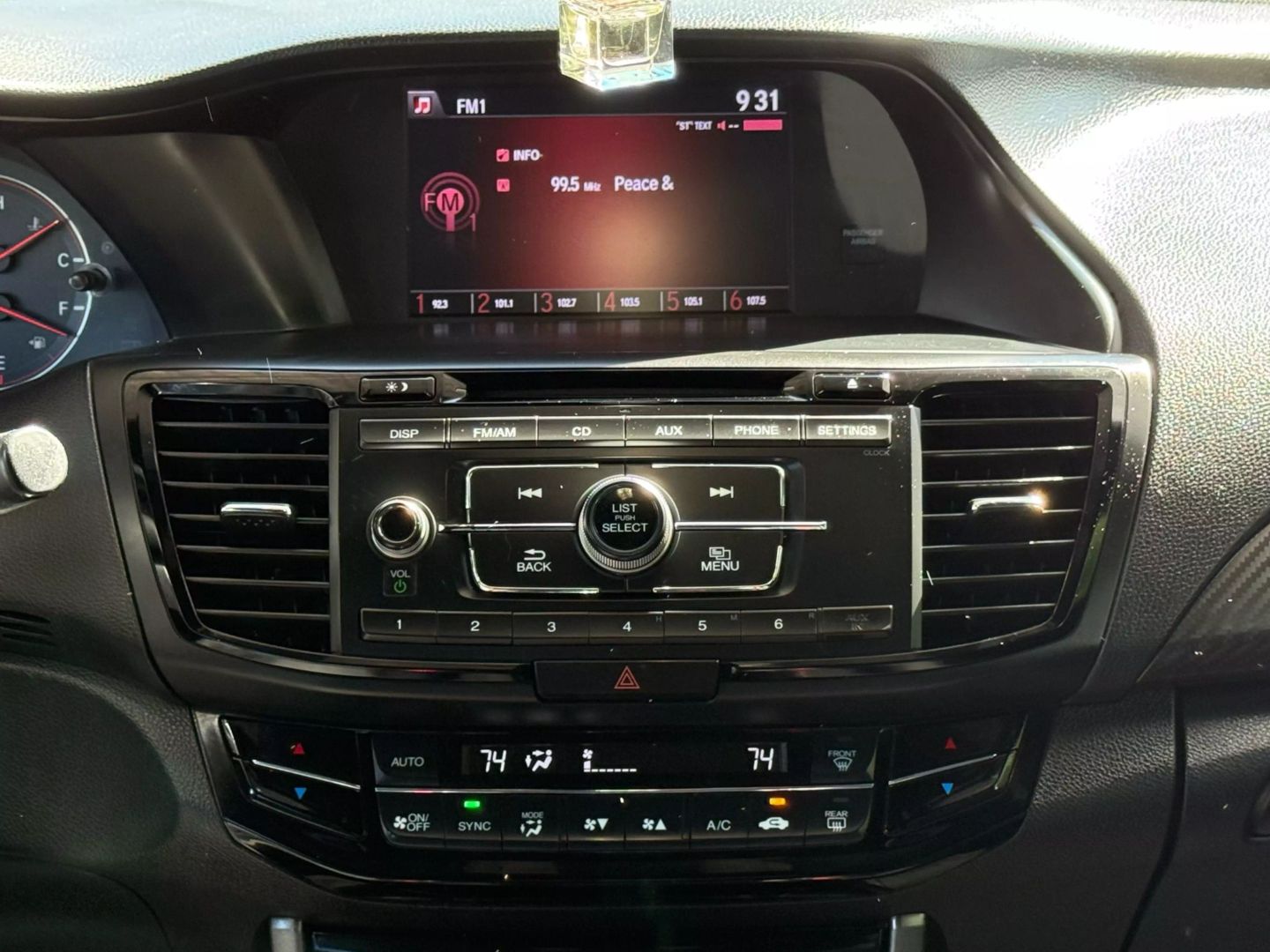 2017 Honda Accord - Image 28