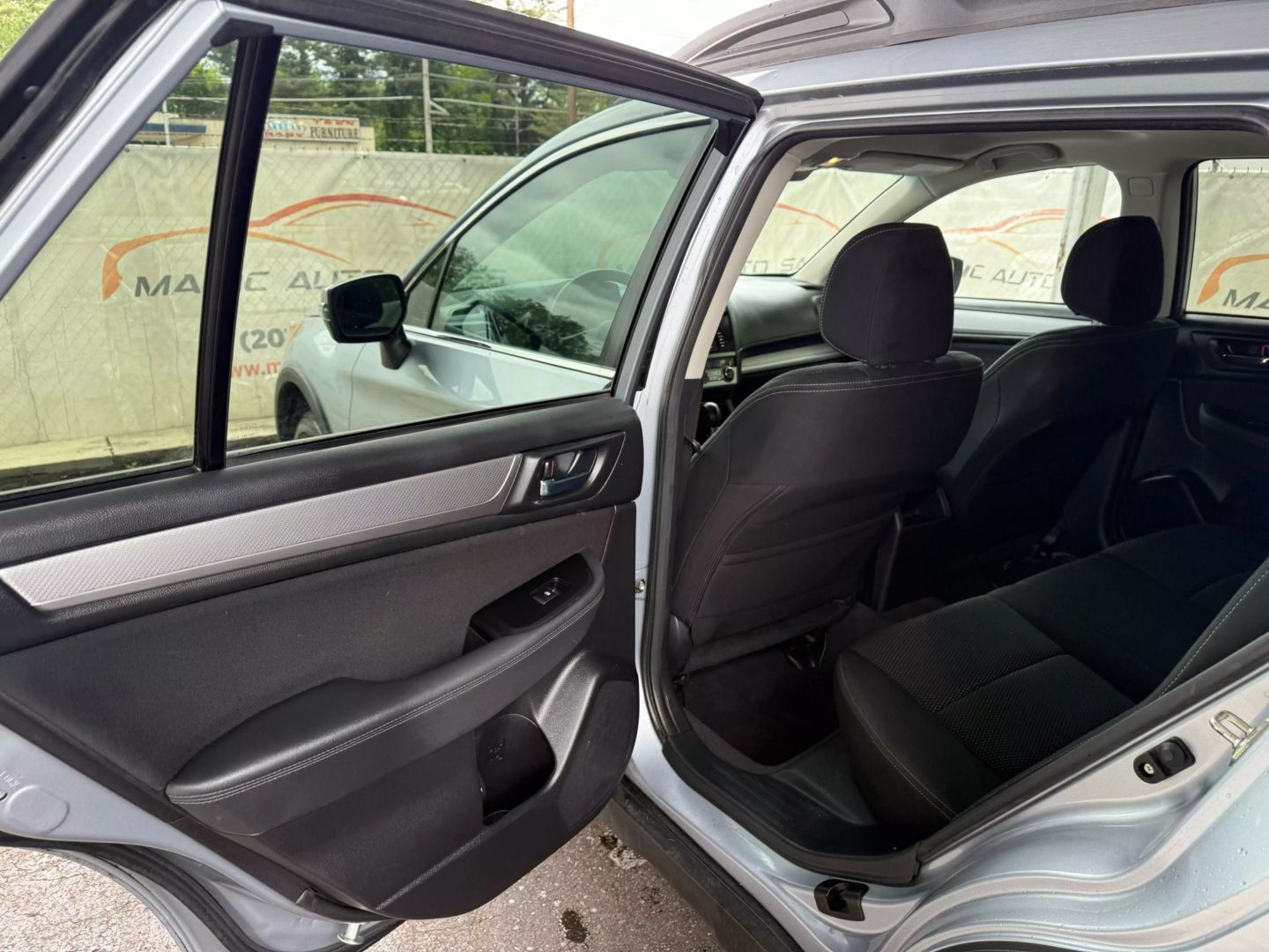 2017 Subaru Outback - Image 17