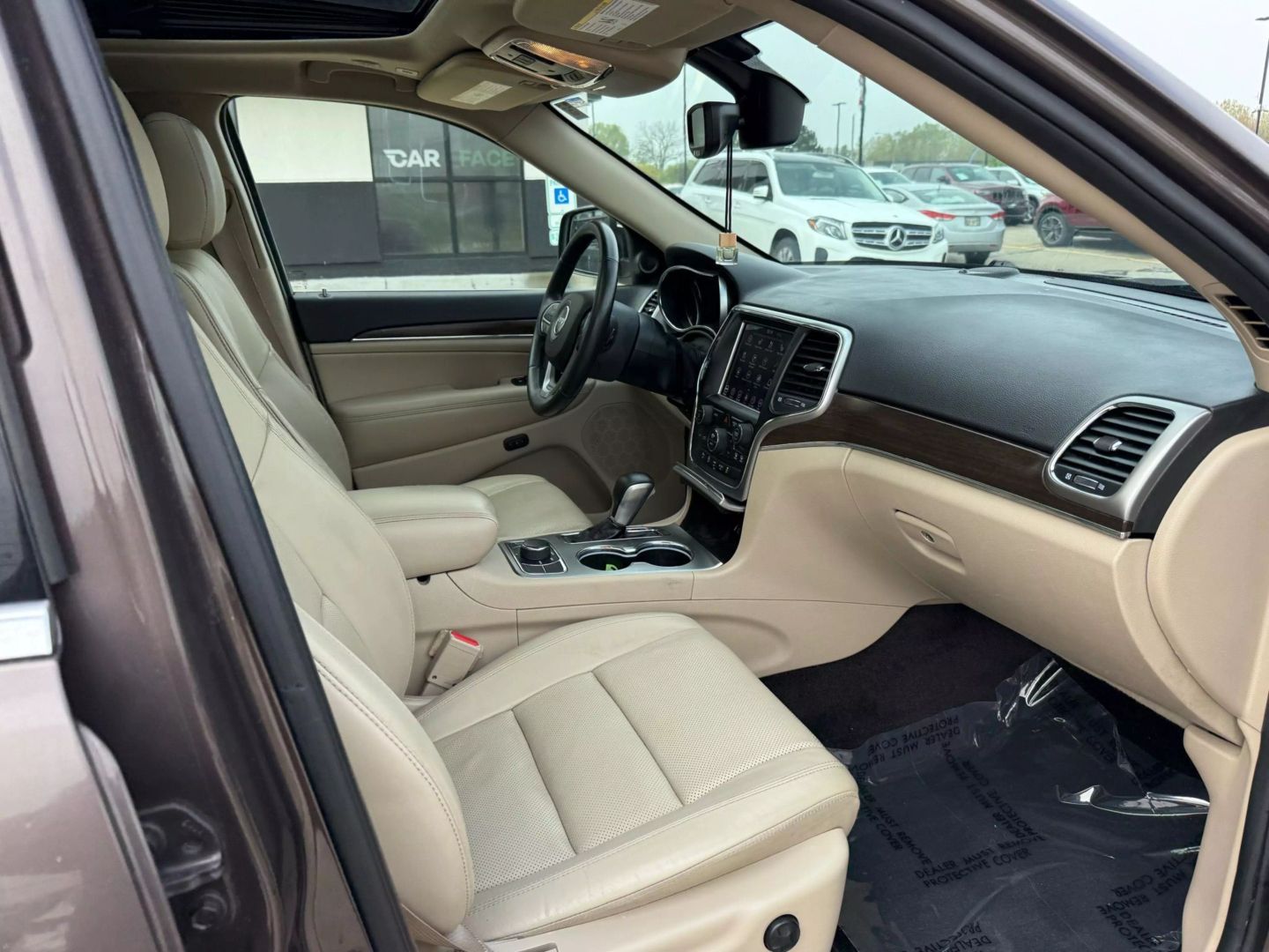 2018 Jeep Grand Cherokee - Image 25