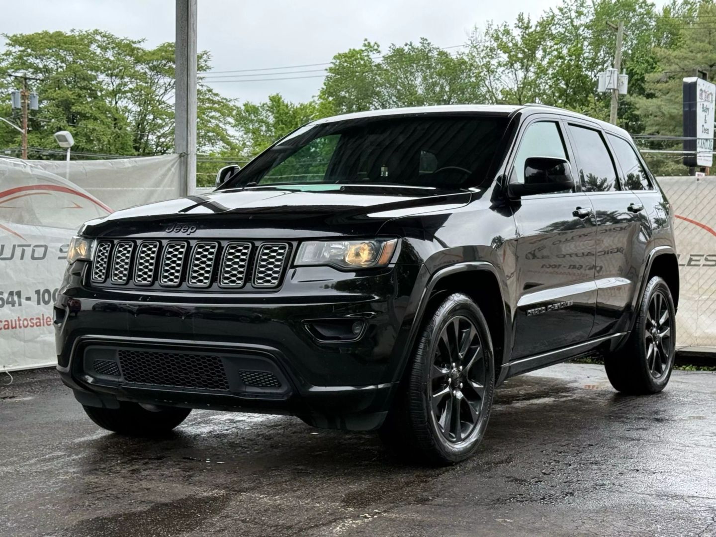 2018 Jeep Grand Cherokee - Image 3