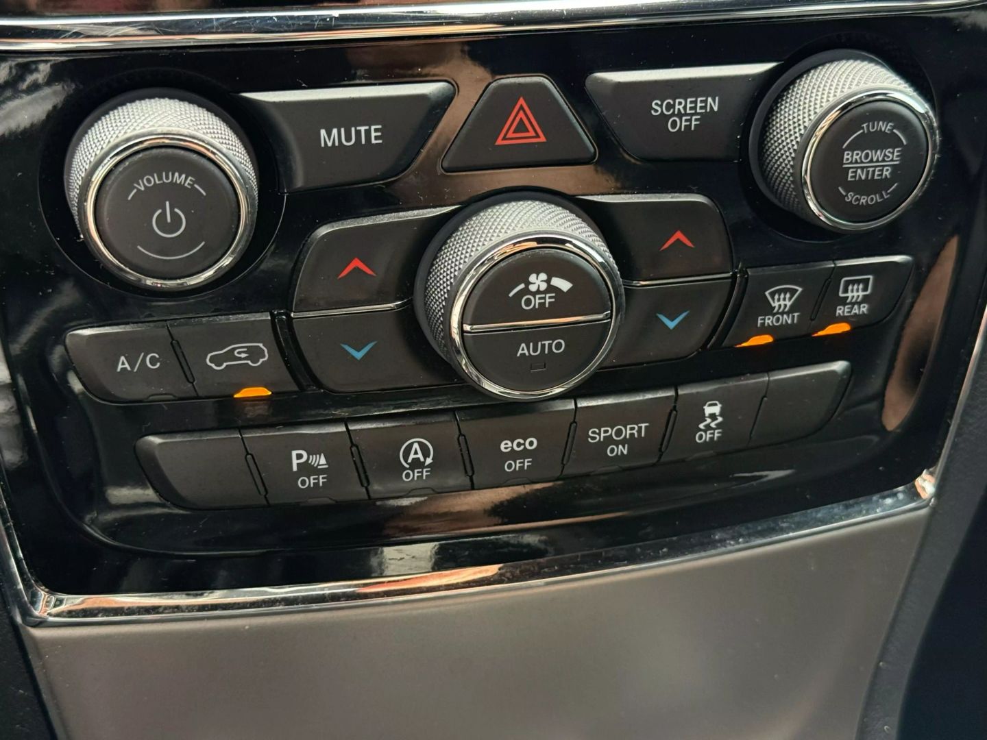 2020 Jeep Grand Cherokee - Image 49