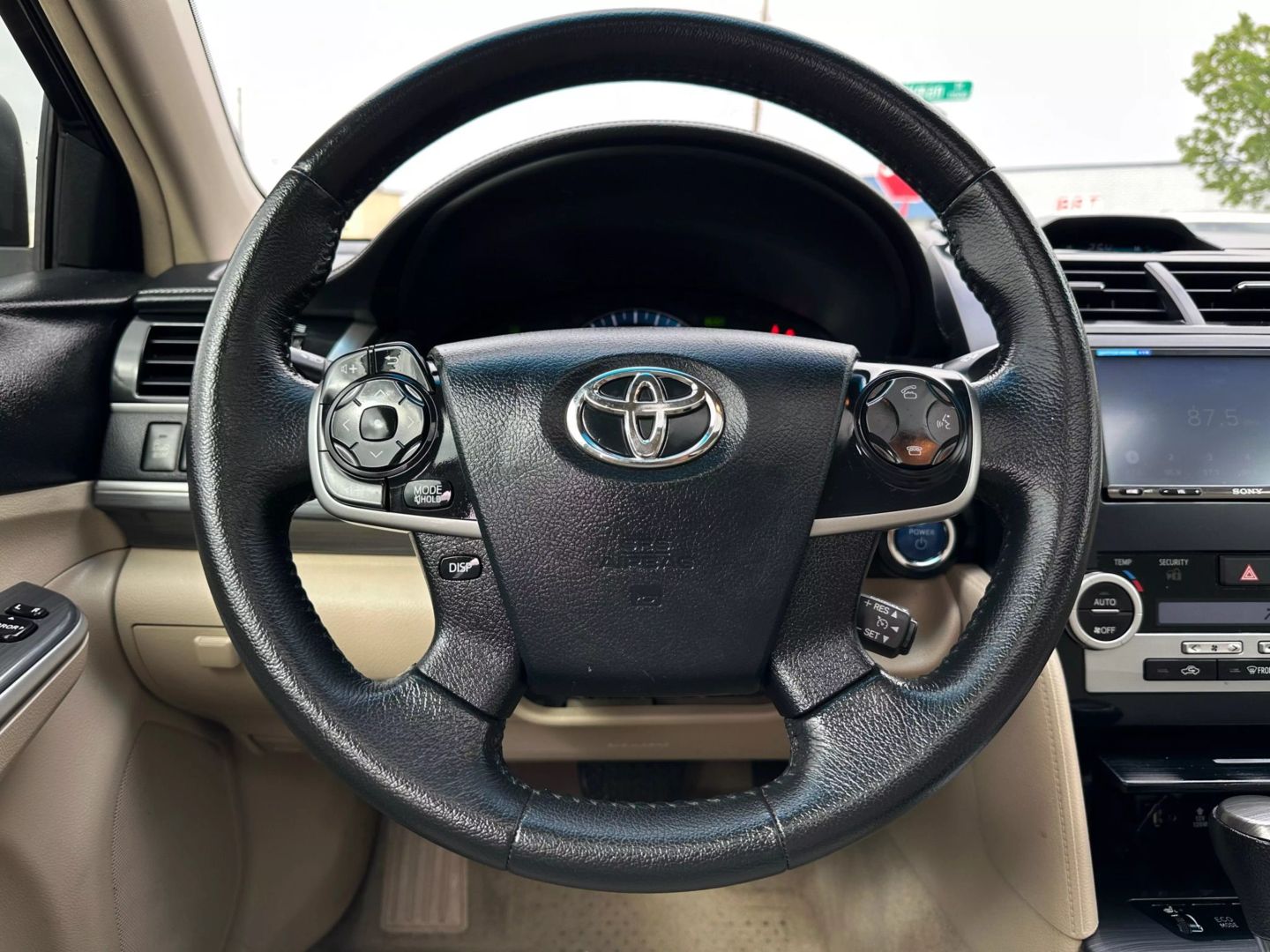 2012 Toyota Camry - Image 26