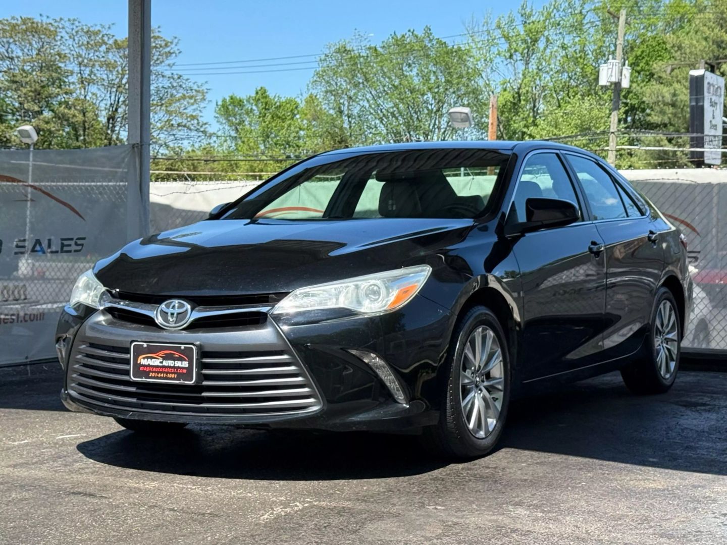 2016 Toyota Camry - Image 3