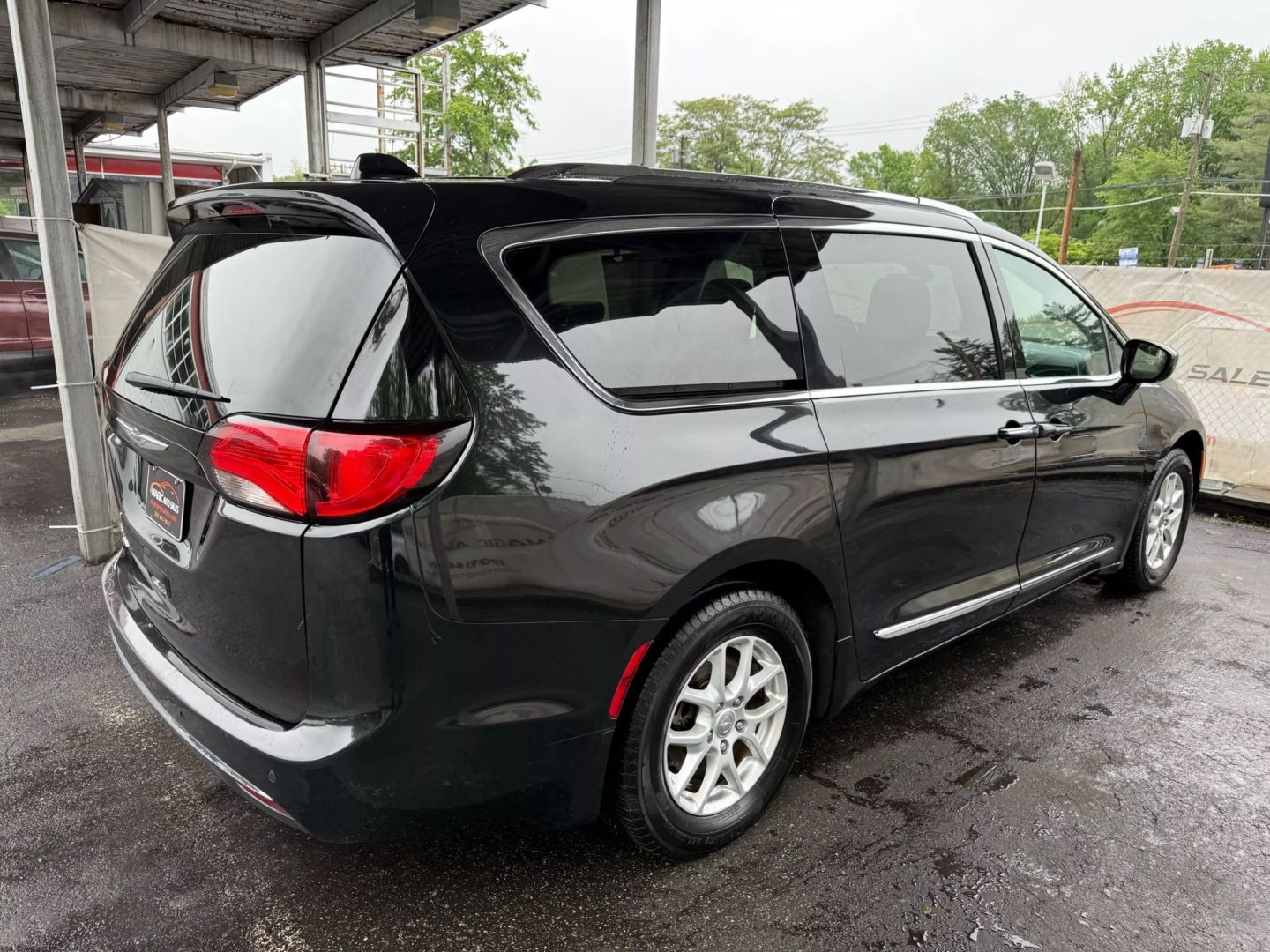 2020 Chrysler Pacifica - Image 13
