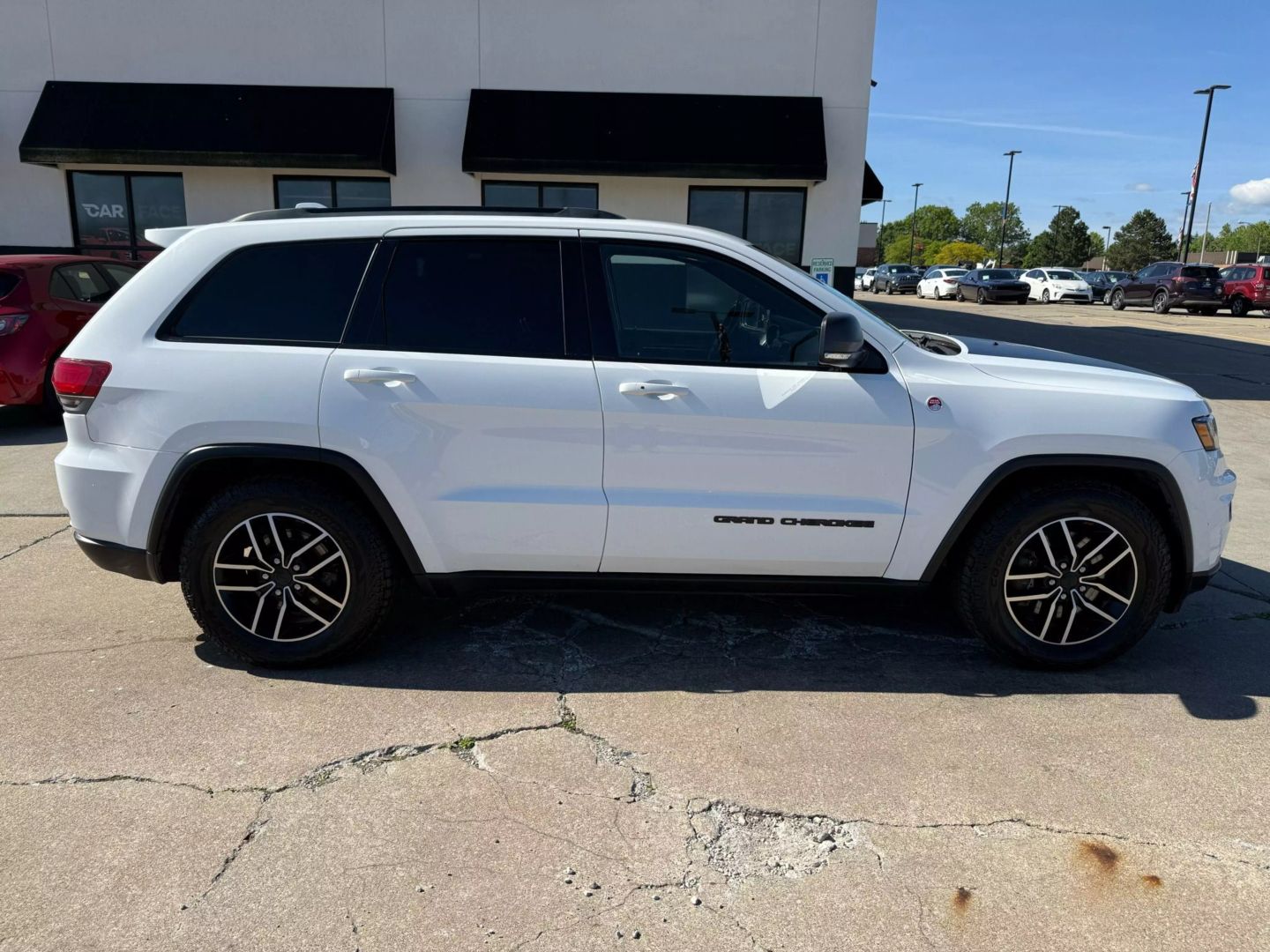2020 Jeep Grand Cherokee - Image 17