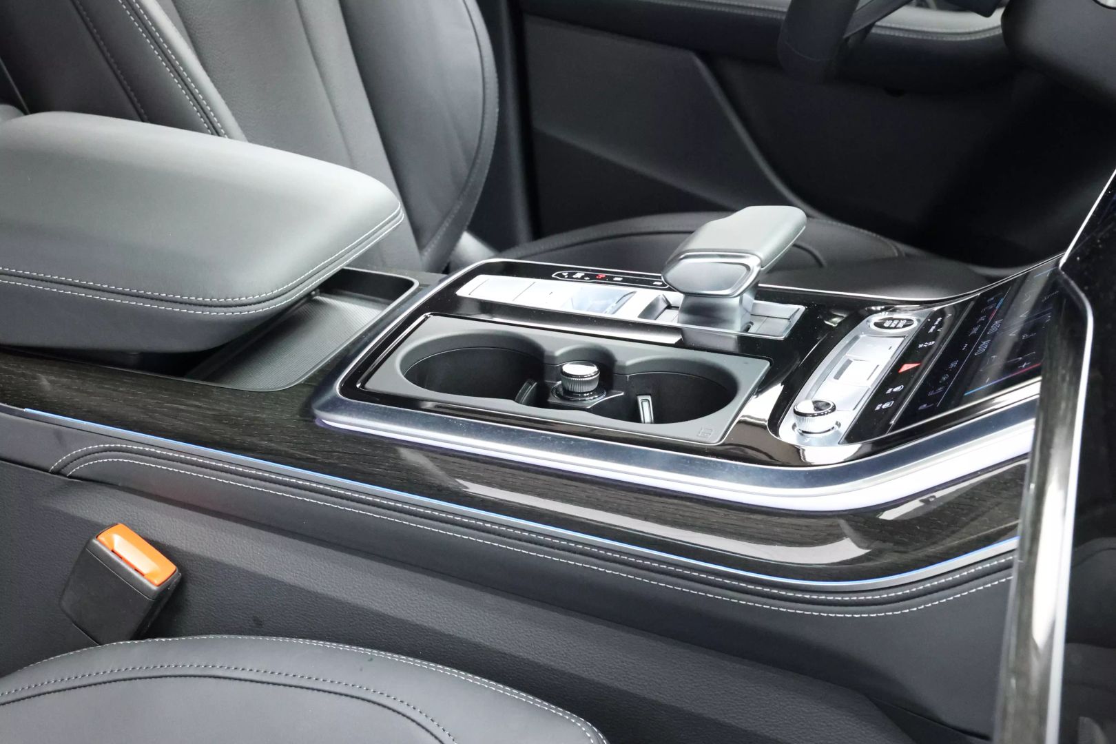 2025 Audi Q8 - Image 98
