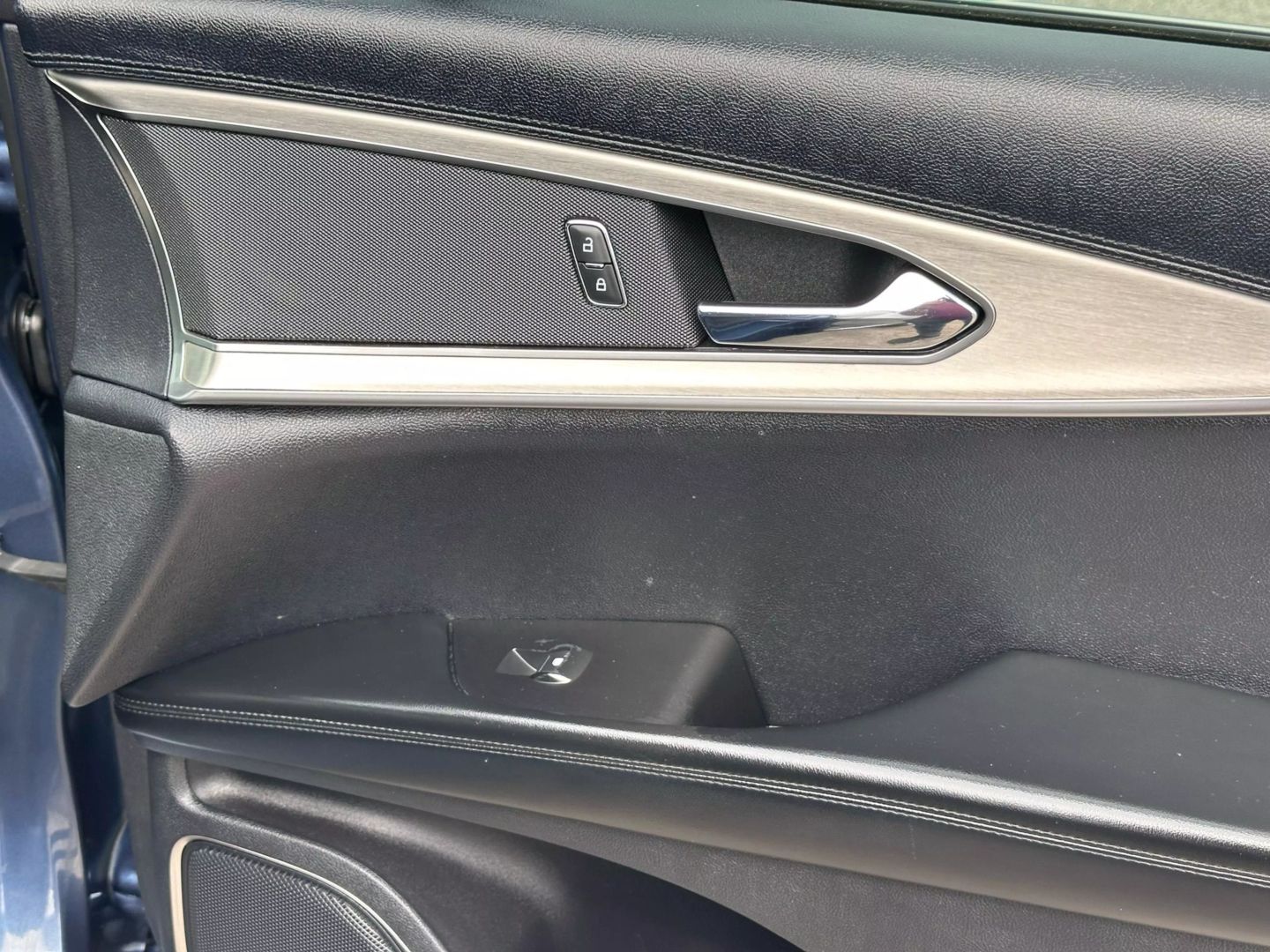 2019 Lincoln Nautilus - Image 20