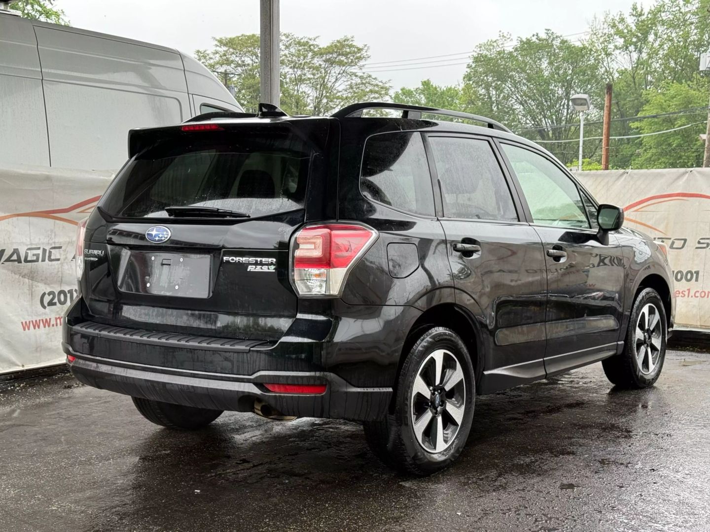 2017 Subaru Forester - Image 11