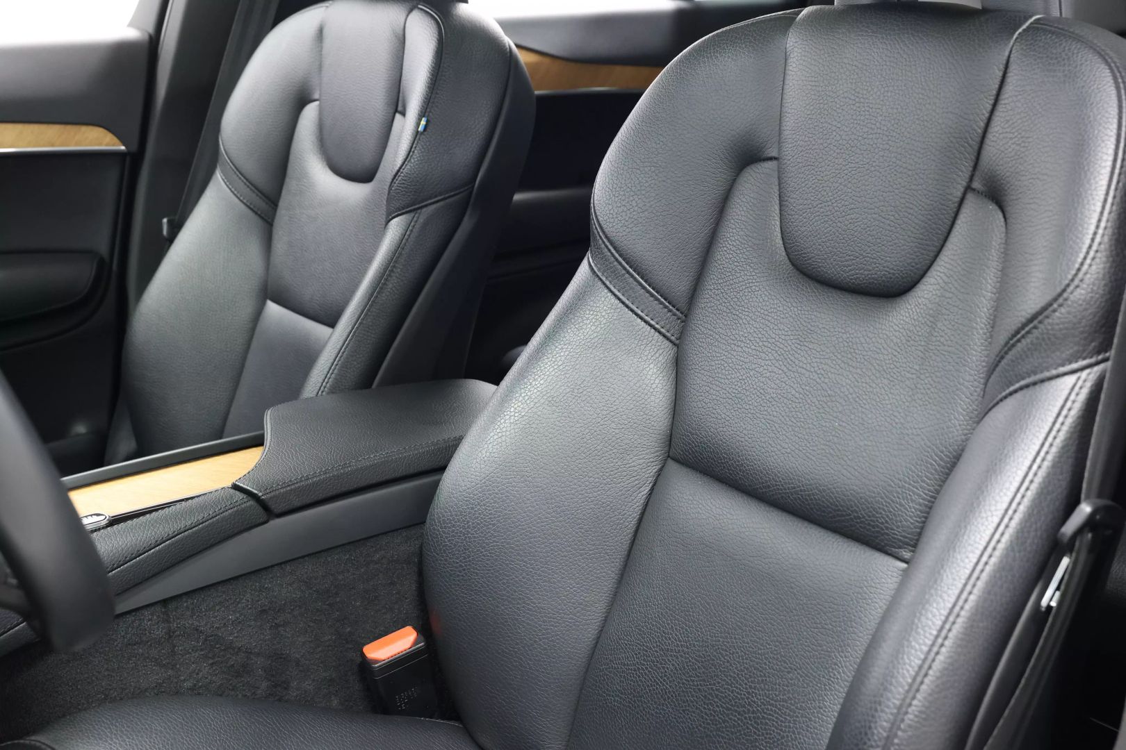 2022 Volvo Xc90 - Image 16