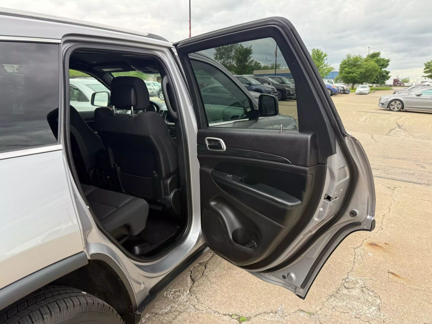 2021 Jeep Grand Cherokee - Image 22