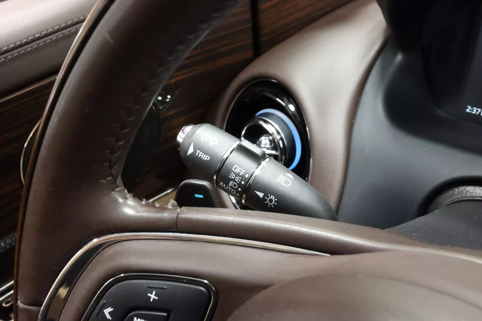 2017 Jaguar Xj - Image 23