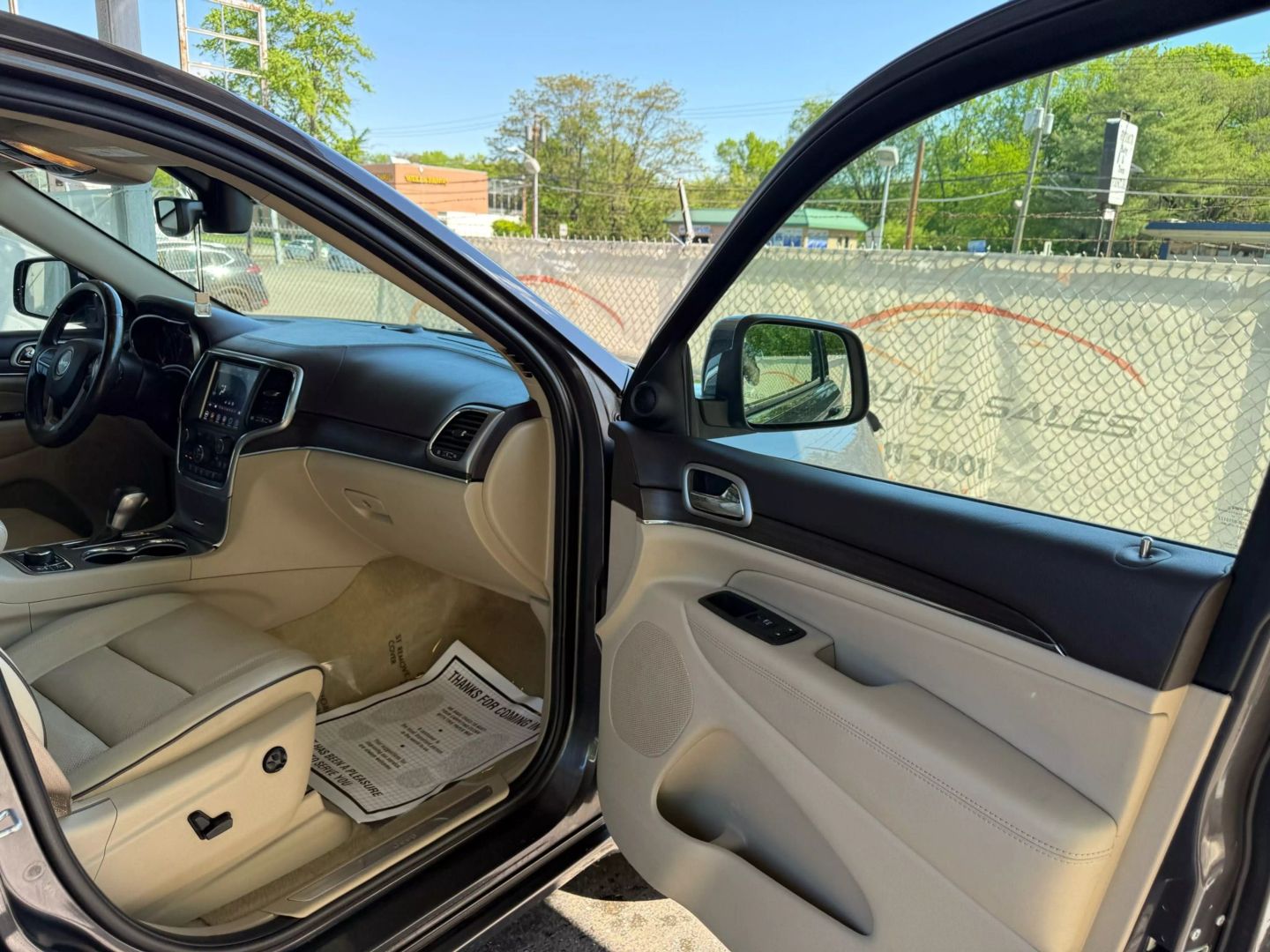 2018 Jeep Grand Cherokee - Image 24