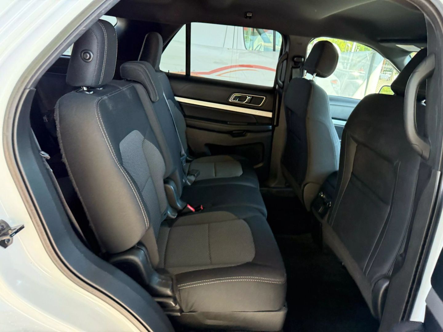 2017 Ford Explorer - Image 23