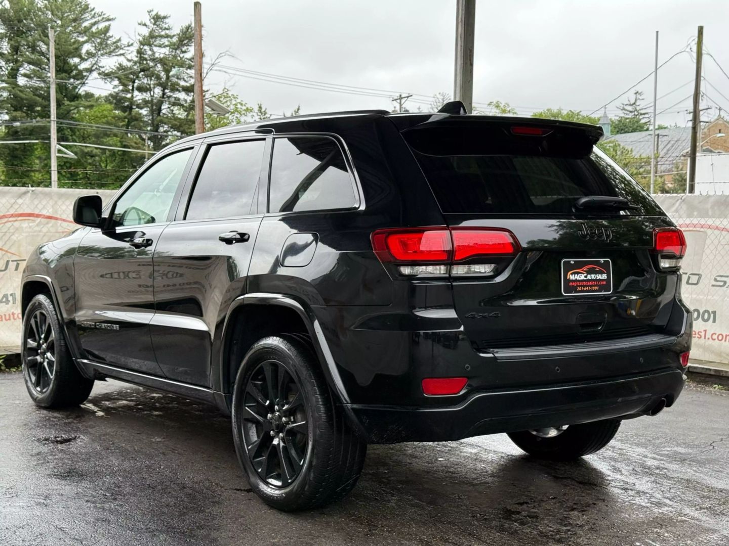 2018 Jeep Grand Cherokee - Image 11