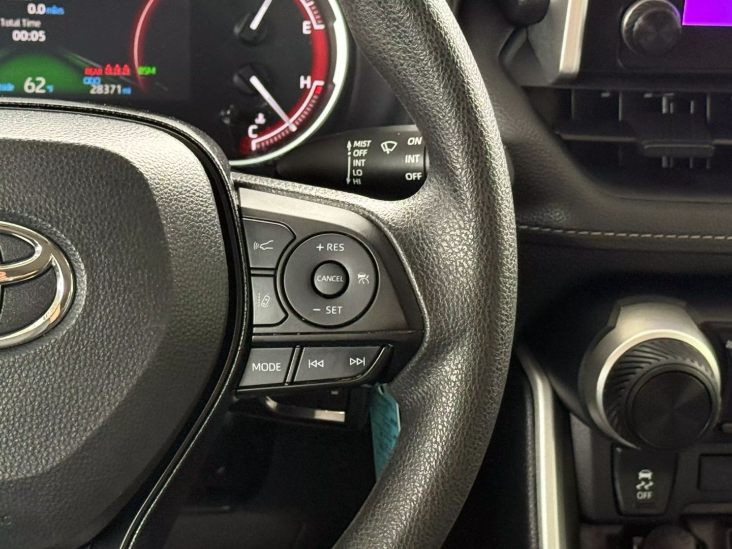 2024 Toyota Rav4 - Image 33