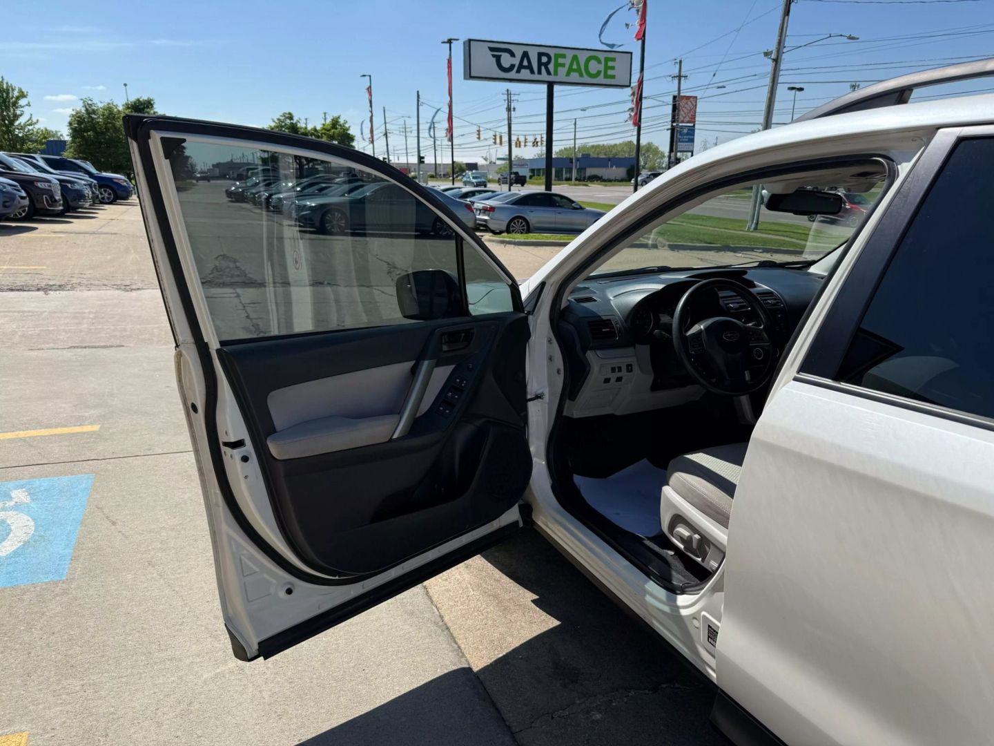 2015 Subaru Forester - Image 17