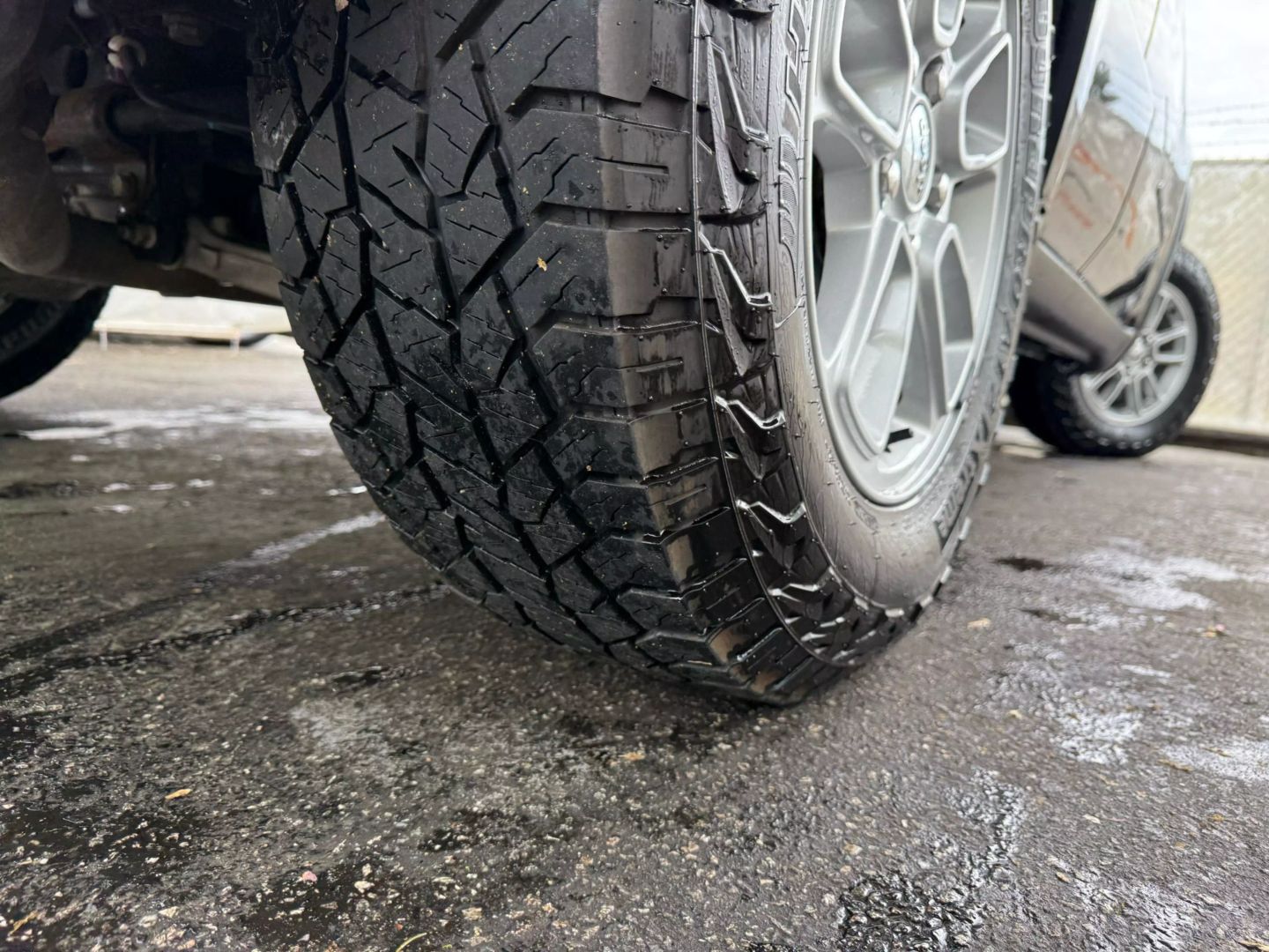 2019 Jeep Grand Cherokee - Image 42