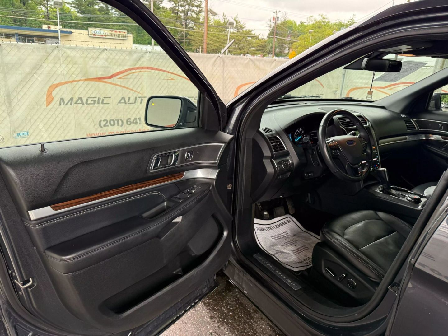 2017 Ford Explorer - Image 14
