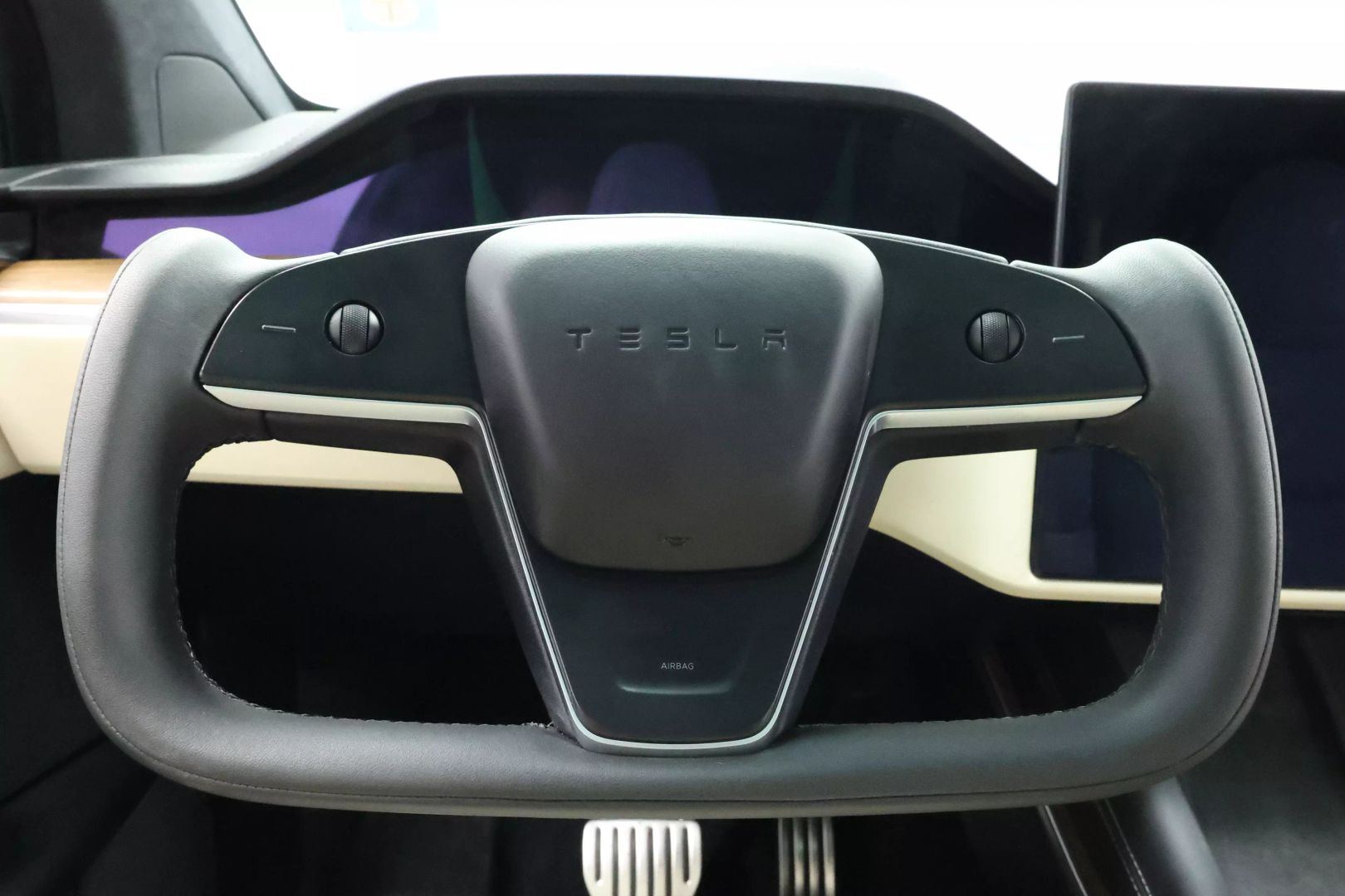 2023 Tesla Model X - Image 21