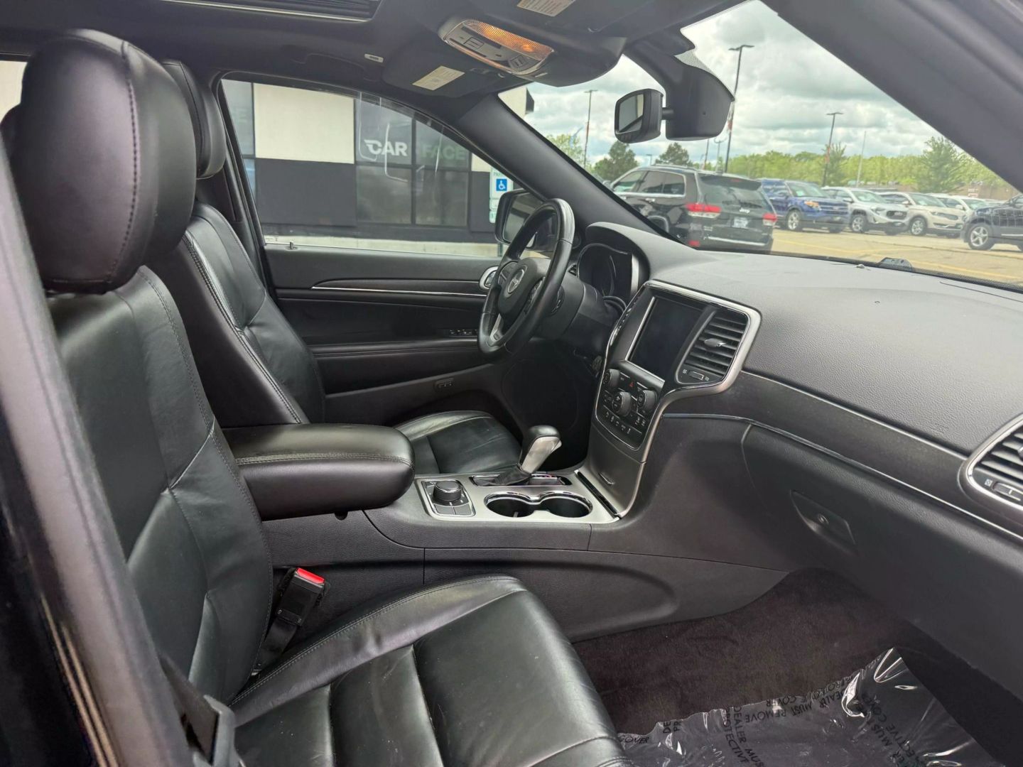 2018 Jeep Grand Cherokee - Image 25