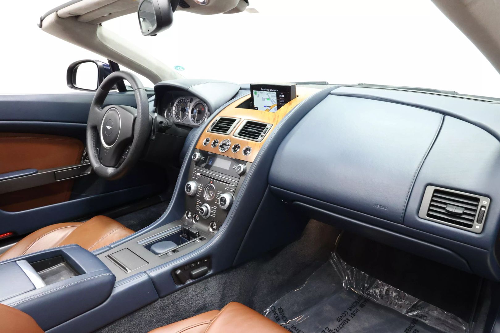 2014 Aston Martin Vantage - Image 73