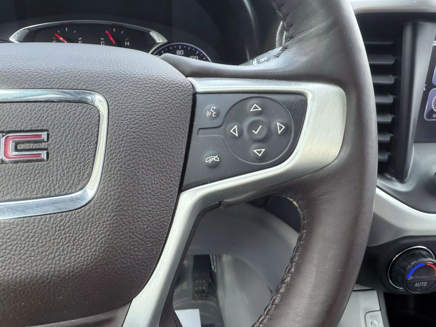 2018 Gmc Acadia - Image 31