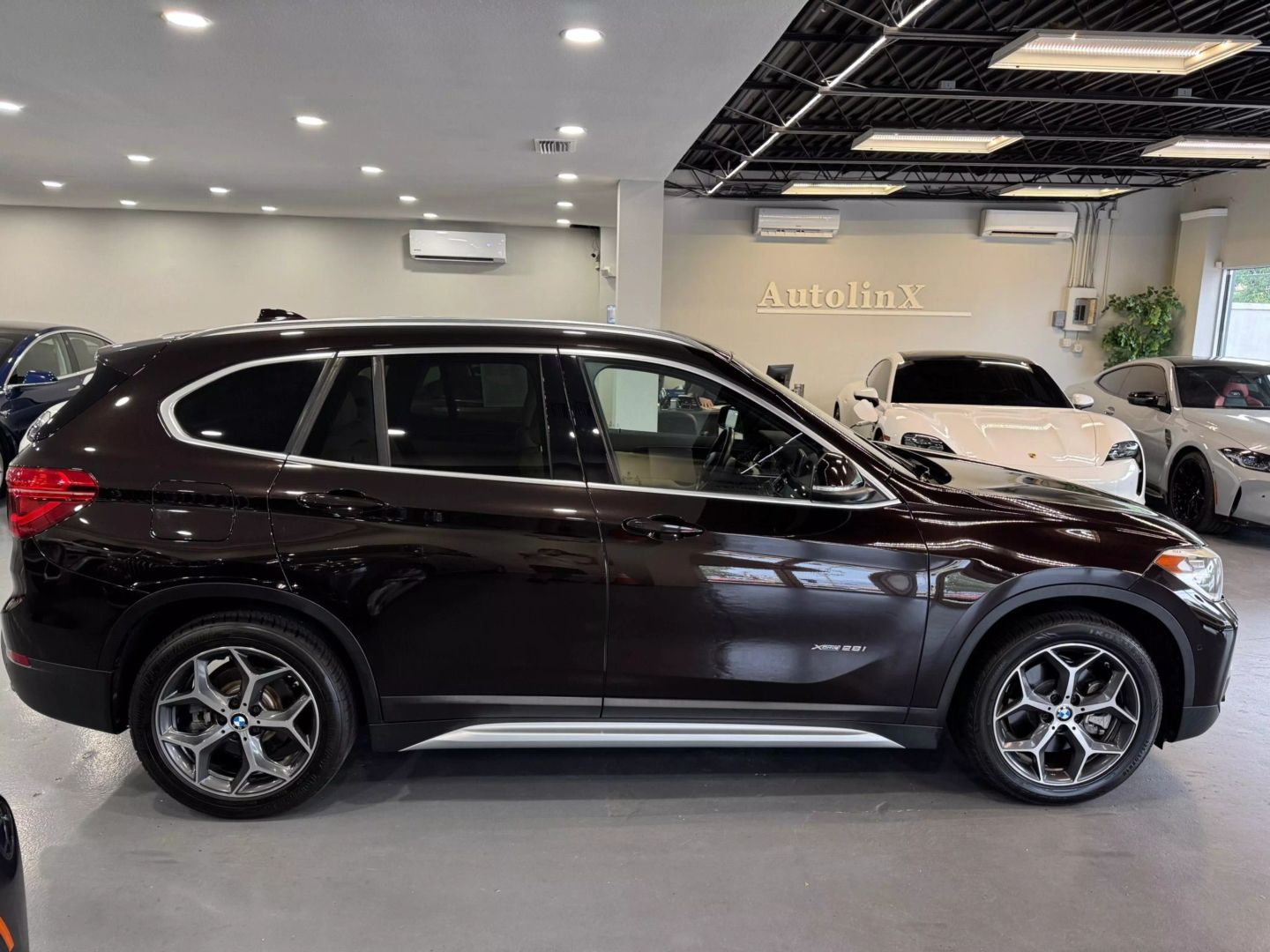 2016 Bmw X1 Xdrive28i Sport Utility 4d - Image 8
