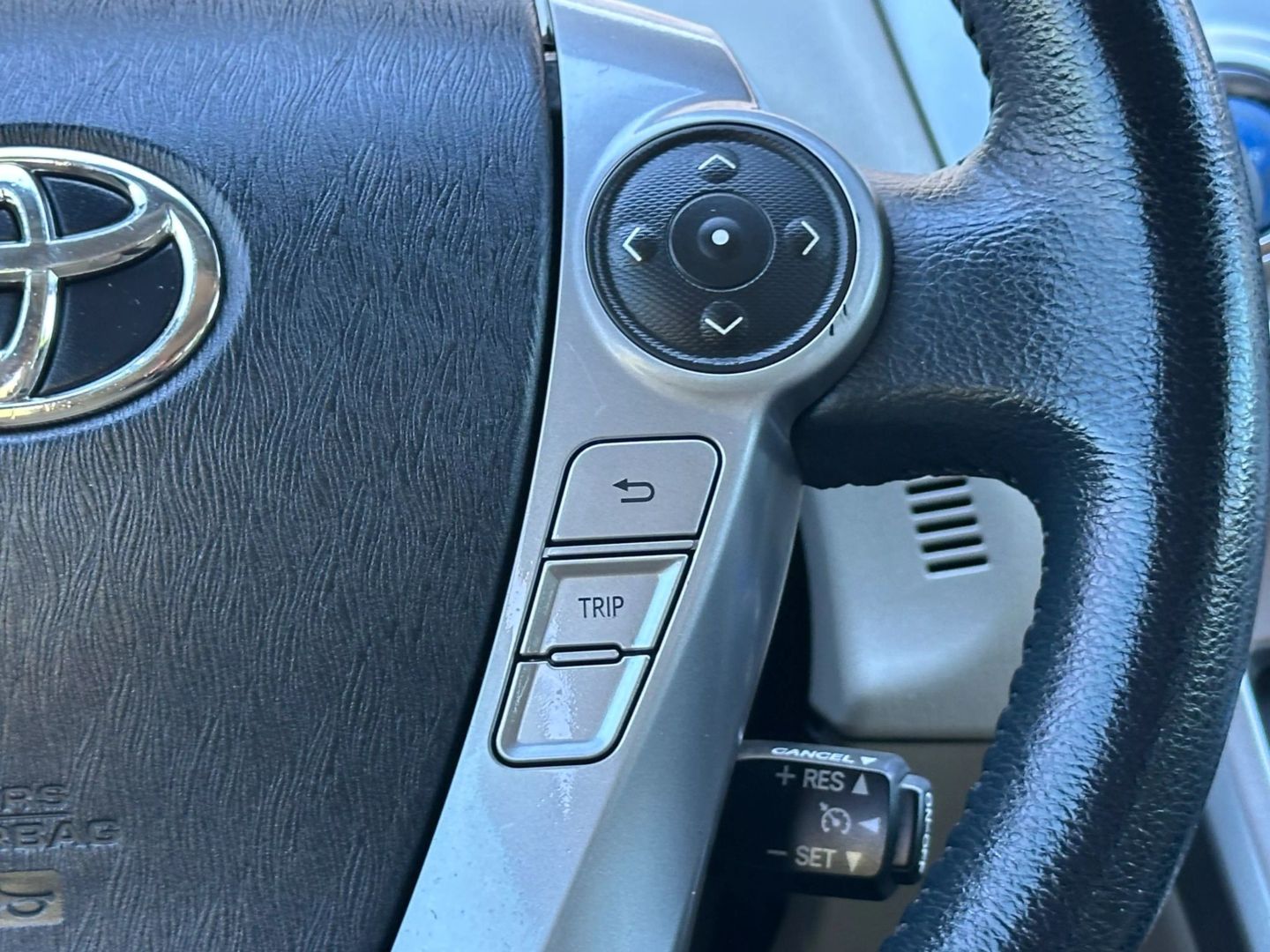 2015 Toyota Prius V - Image 28