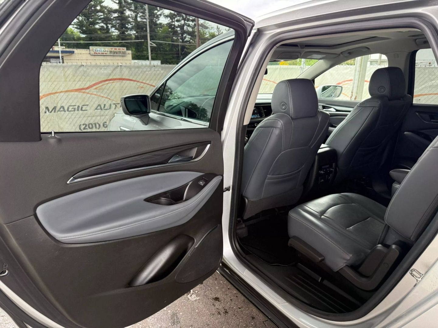 2018 Buick Enclave - Image 17