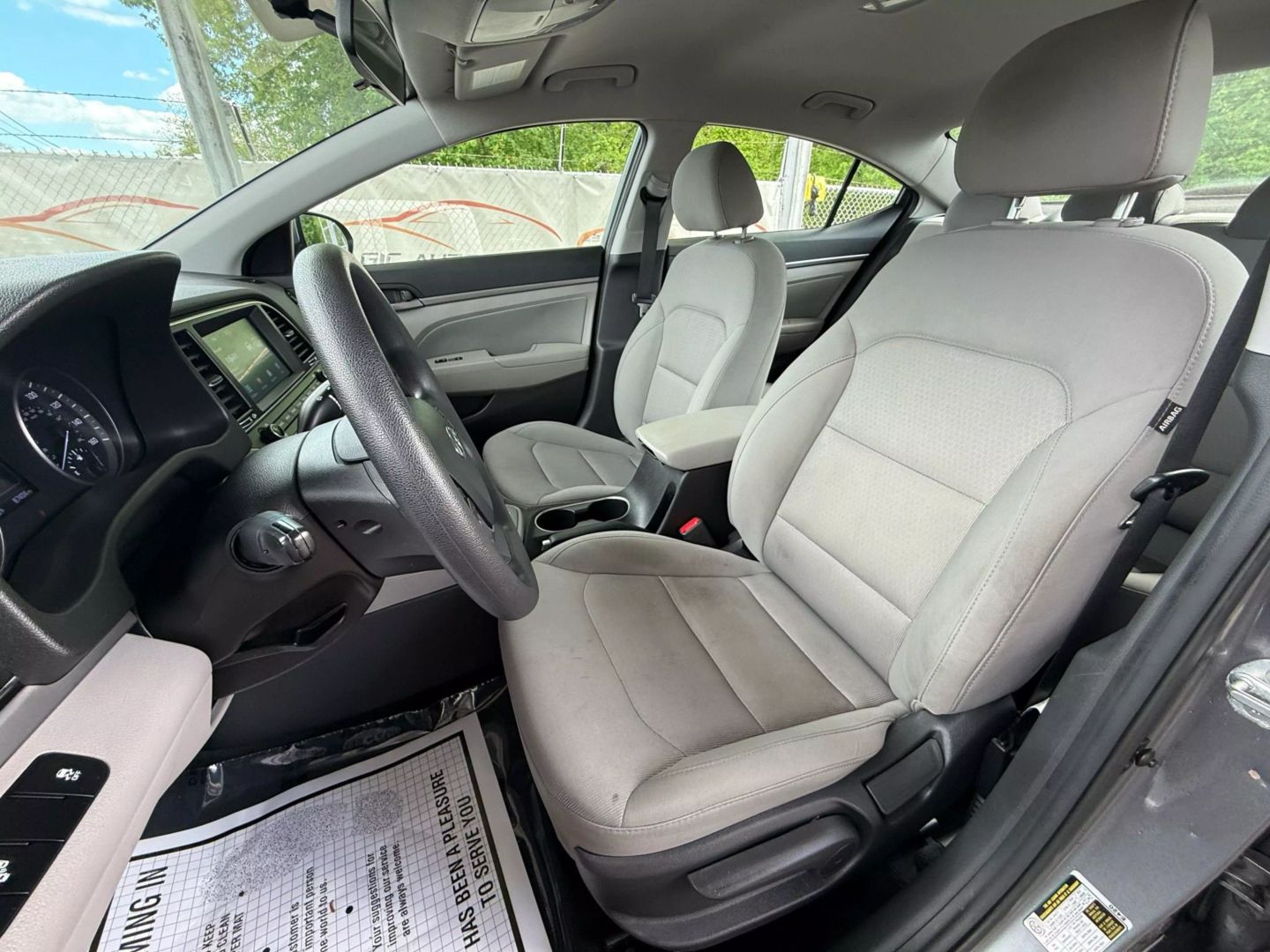 2018 Hyundai Elantra - Image 16