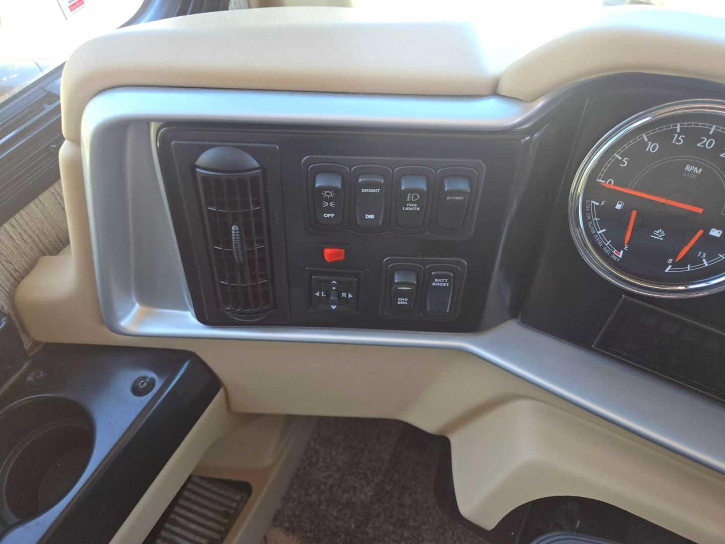 2016 Newmar Ventana Le - Image 11