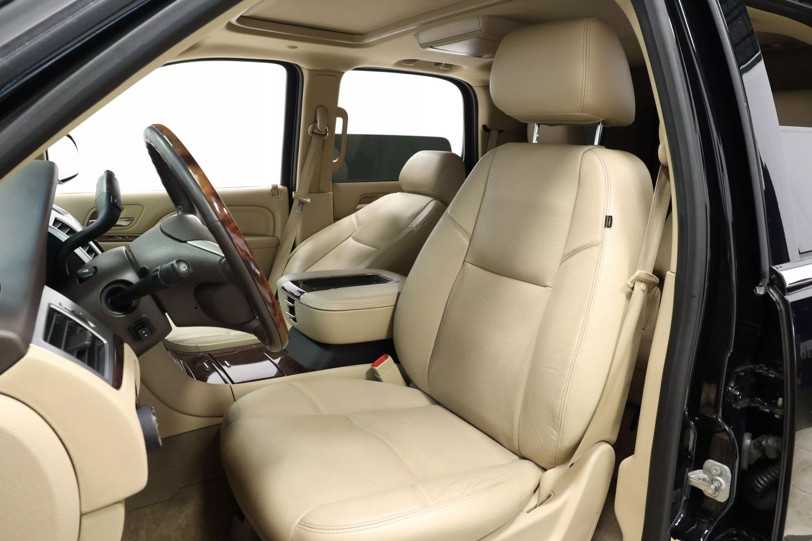 2012 Cadillac Escalade - Image 15