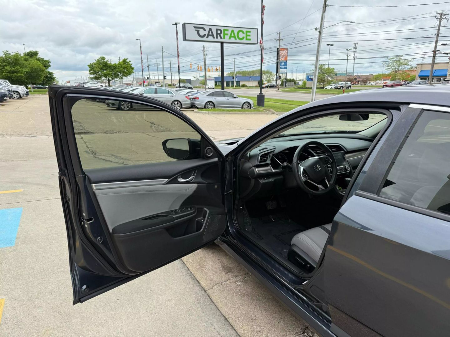 2019 Honda Civic - Image 16