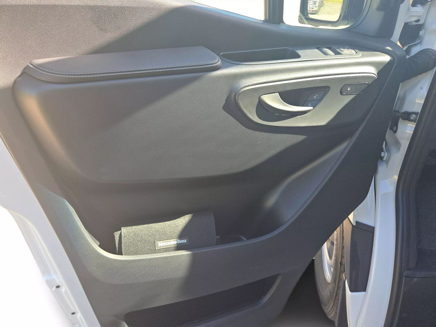 2025 Mercedes-benz Sprinter 2500 Passenger - Image 20